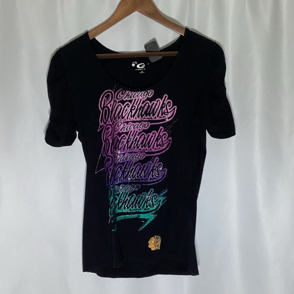 1273. Chicago Blackhawks Women's Short Puff Sleeve T-shirt